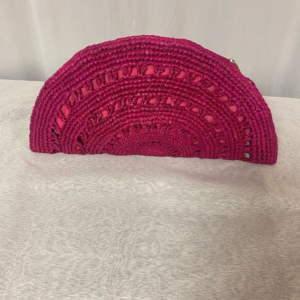 NWOT‎ Fuchsia Handcrafted Madagascar Crochet Clutch